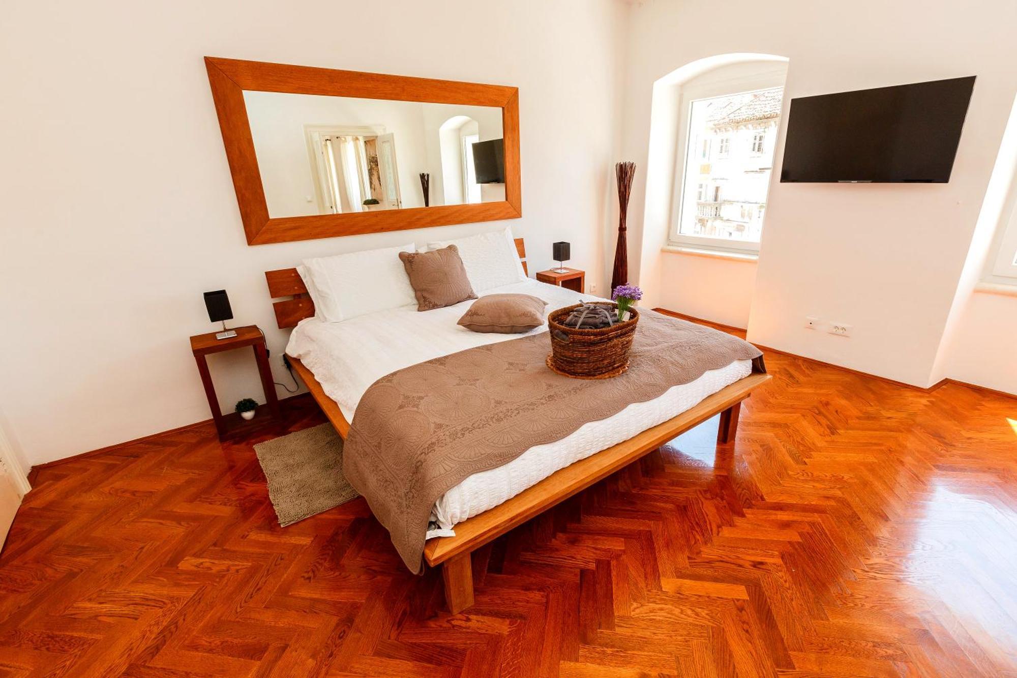 The Palace Collection In Centre Apartmán *