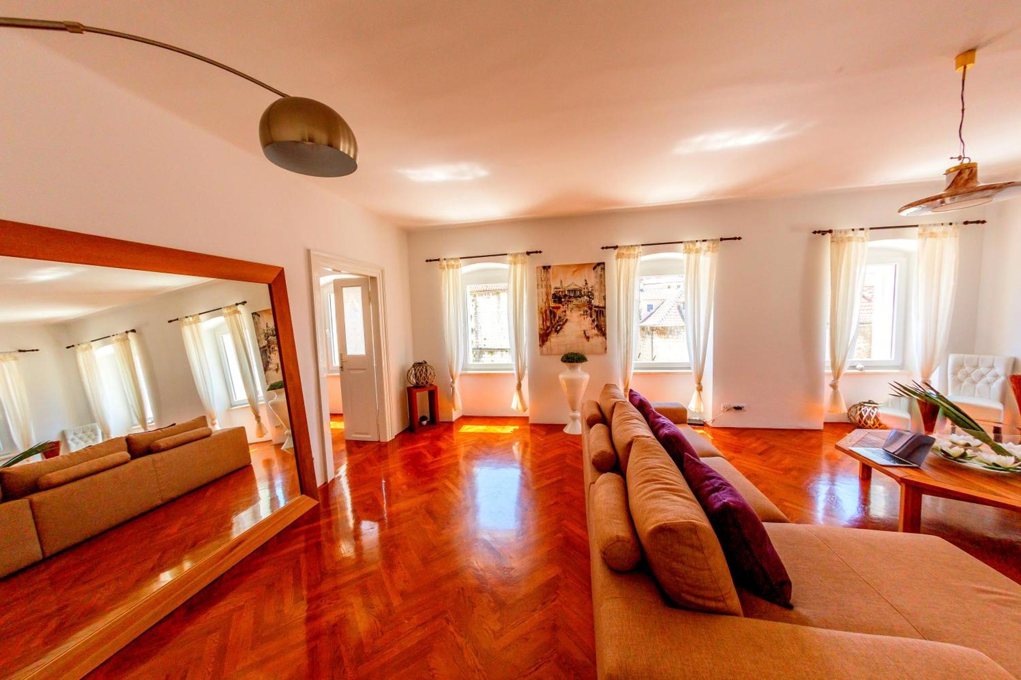 The Palace Collection In Centre Apartmán *